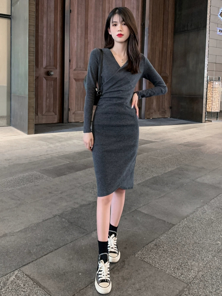 Fall/Winter Slim Slim Looking Beautiful V-neck Knitted Dress